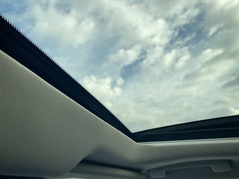 Used 2022 Nissan Rogue SL w/ SL Premium Package image 22