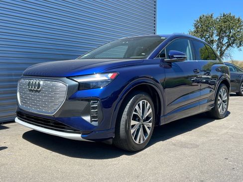 Used 2023 Audi Q4 e-tron Premium w/ Convenience Package RWD image 2