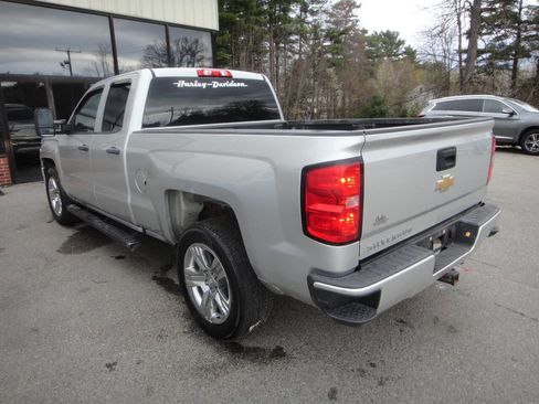 Used 2017 Chevrolet Silverado 1500 Custom w/ Custom Convenience Package AWD/4WD image 4