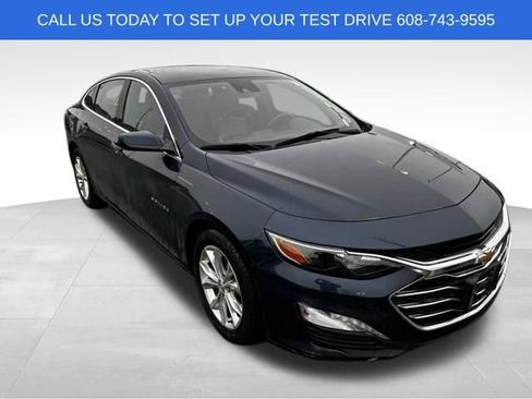 Used 2020 Chevrolet Malibu LT w/ Leather Package image 3