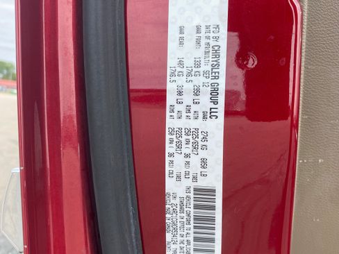 Used 2013 Chrysler Town & Country Touring-L w/ Driver Convenience Group FWD image 21