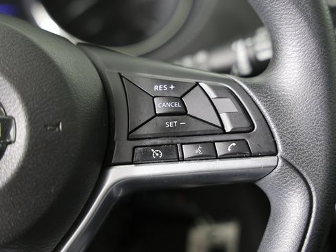 Used 2019 Nissan Rogue Sport S image 16