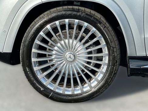 New 2026 Mercedes-Benz Maybach GLS 600 4MATIC image 11