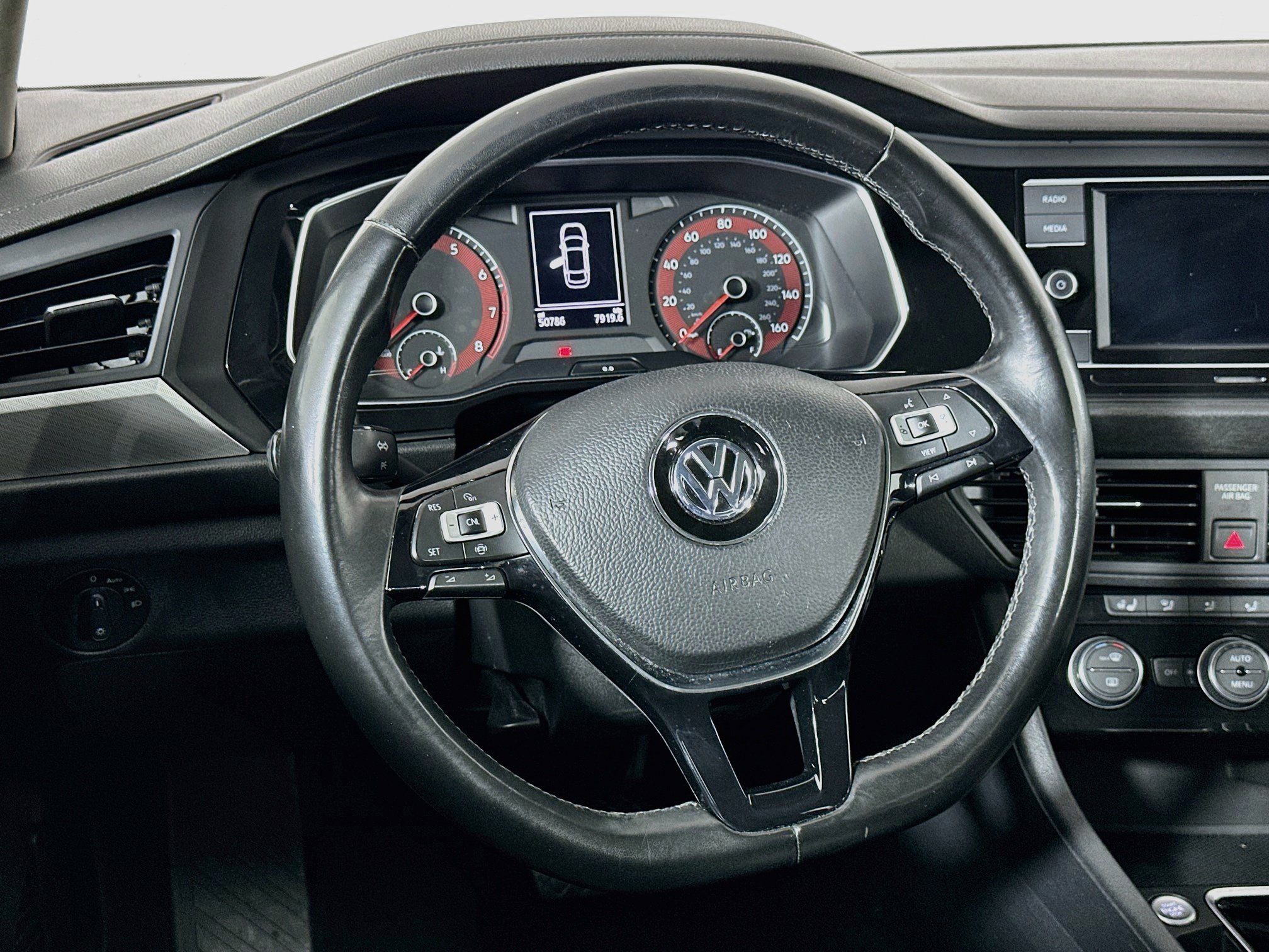 Used 2019 Volkswagen Jetta SE w/ Cold Weather Package FWD image 18