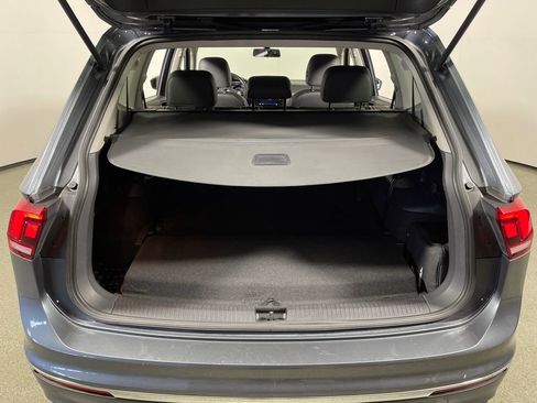 Used 2020 Volkswagen Tiguan SE w/ Panoramic Sunroof Package image 10