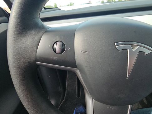 Used 2023 Tesla Model Y Long Range AWD/4WD image 11