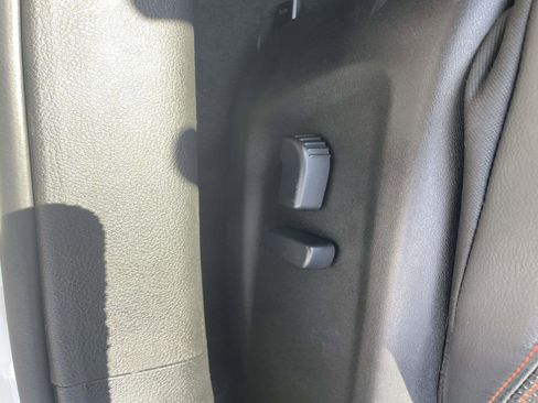Used 2025 Nissan Altima 2.5 SR FWD image 19