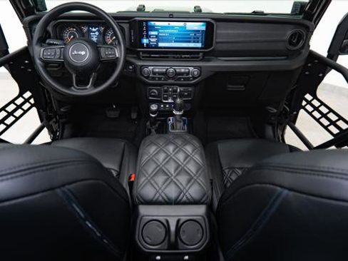 Used 2026 Jeep Gladiator Sport image 2