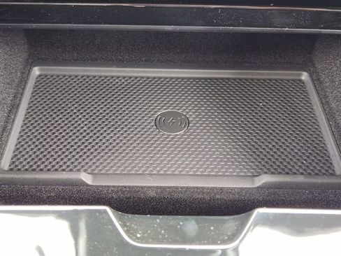 Used 2025 Land Rover Range Rover Sport AWD/4WD image 18