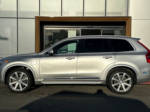 Used 2017 Volvo XC90 T8 Inscription w/ Vision Package image 5