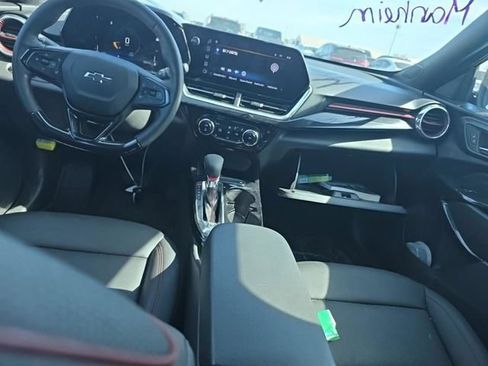 Certified 2026 Chevrolet Trax RS w/ Sunroof Package FWD image 7