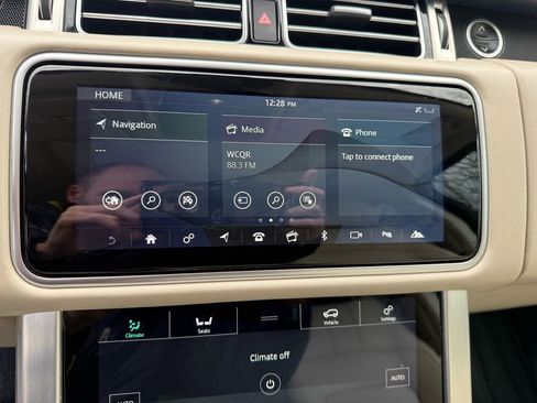 Used 2019 Land Rover Range Rover HSE image 24