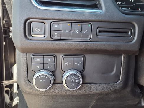 Used 2022 GMC Yukon SLE image 29