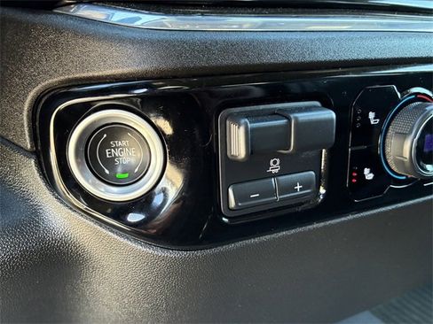 Used 2024 Chevrolet Silverado 2500 LT image 27
