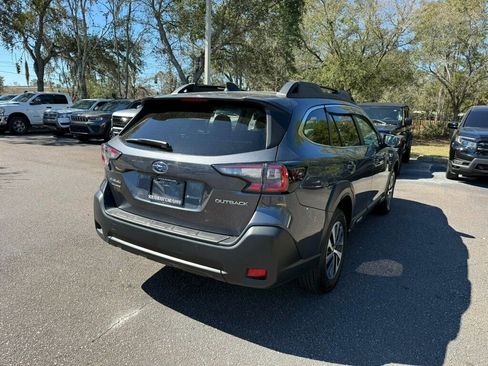 Used 2025 Subaru Outback Premium image 11