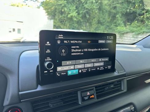 Used 2024 Honda Pilot TrailSport image 22