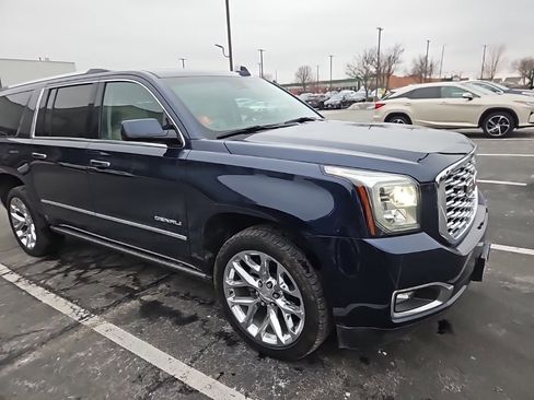Used 2019 GMC Yukon XL Denali w/ Denali Ultimate Package image 2
