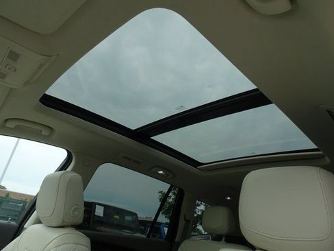 Used 2024 Cadillac XT6 Premium Luxury w/ LPO, Floor Liner Package AWD/4WD image 12