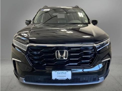 Certified 2024 Honda Pilot Touring image 10