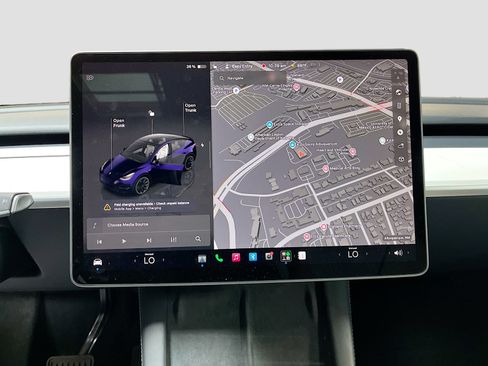 Used 2023 Tesla Model Y Long Range AWD/4WD image 11