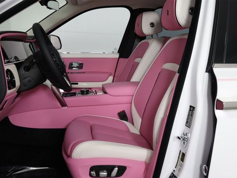 New 2025 Rolls-Royce Cullinan w/ Dynamic Package image 5