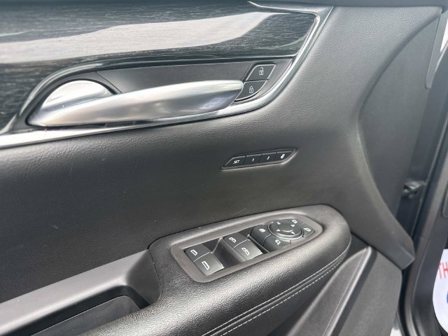 Used 2020 Cadillac XT5 Premium Luxury w/ LPO, Floor Liner Package AWD/4WD image 17