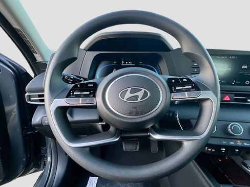 New 2026 Hyundai Elantra SE image 11