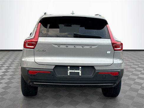 Used 2023 Volvo XC40 Recharge Ultimate image 7