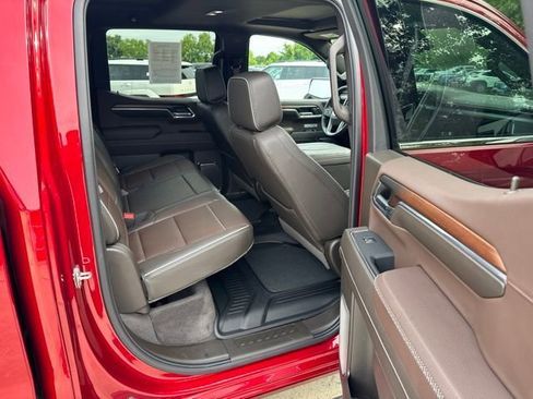 Used 2024 GMC Sierra 1500 Denali w/ Denali Reserve Package AWD/4WD image 17
