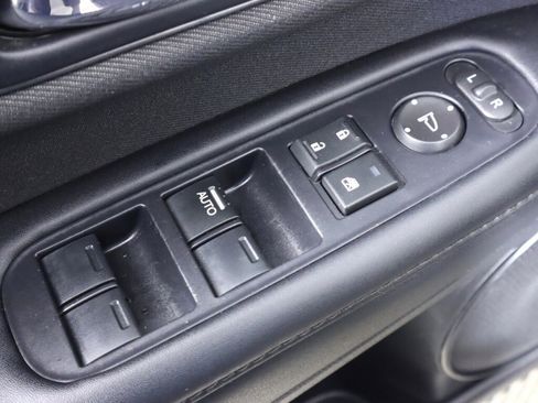 Used 2021 Honda HR-V LX image 23