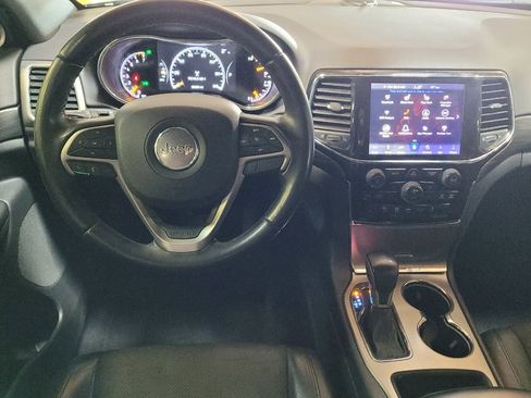 Used 2019 Jeep Grand Cherokee Laredo w/ Laredo X Package image 22