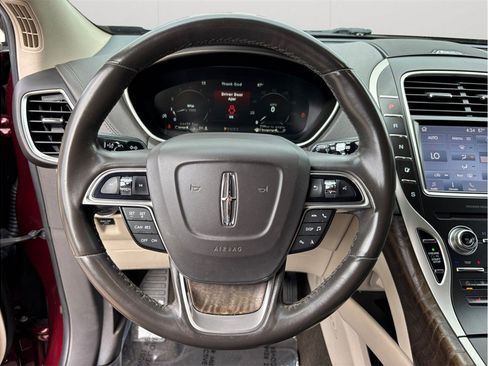 Used 2019 Lincoln Nautilus Select FWD image 28