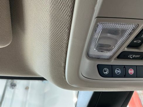 Used 2019 GMC Acadia Denali w/ Technology Package AWD/4WD image 47