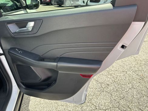 Used 2023 Ford Escape SE image 16