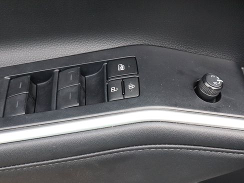 Used 2024 Toyota Highlander XLE image 14