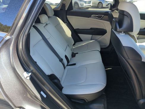 Used 2023 Kia Sportage EX image 31