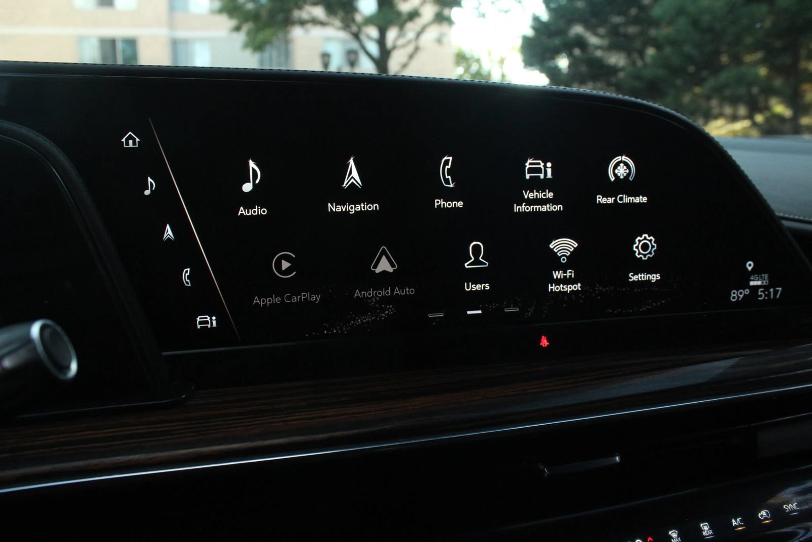 Used 2021 Cadillac Escalade Luxury AWD/4WD image 29