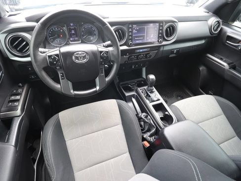 Used 2022 Toyota Tacoma TRD Sport RWD image 6