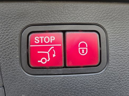 Used 2020 Mercedes-Benz GLC 300 4MATIC image 18