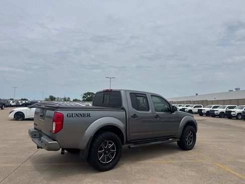 Certified 2020 Nissan Frontier SV w/ Midnight Edition Floor Mats RWD image 22