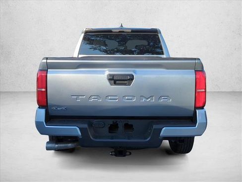 Certified 2025 Toyota Tacoma SR5 AWD/4WD image 4