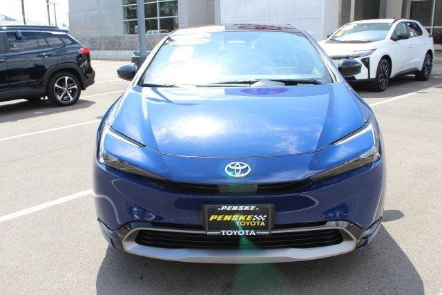Certified 2023 Toyota Prius XLE FWD image 3