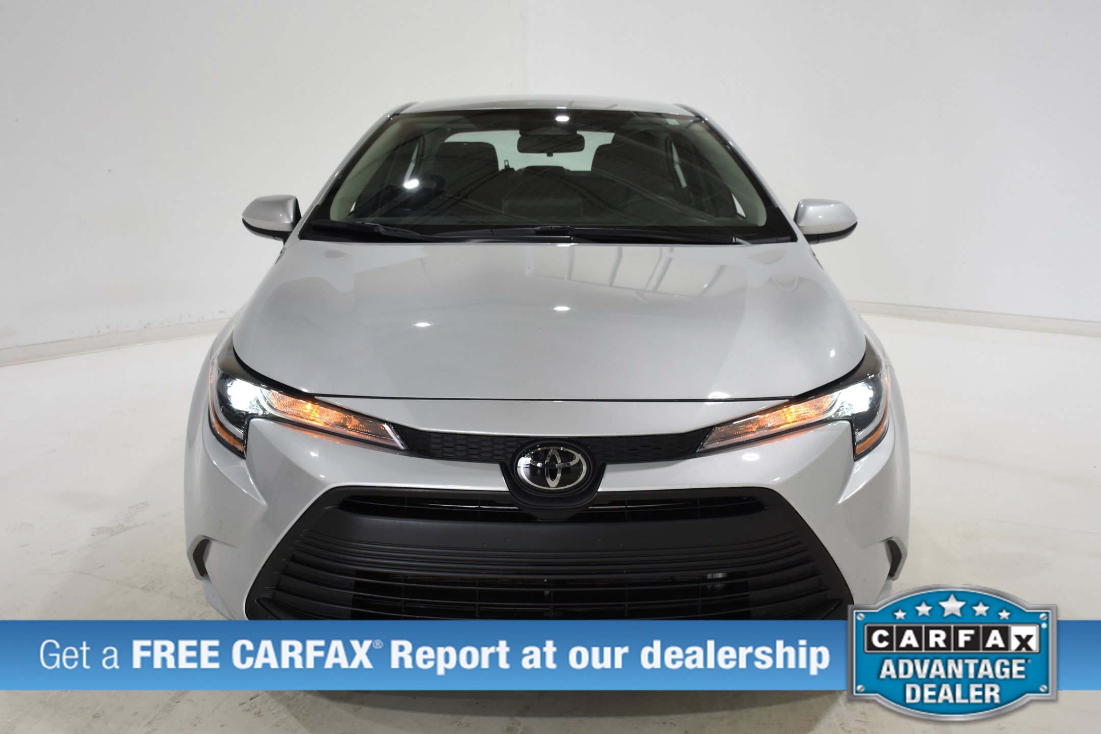 Used 2024 Toyota Corolla LE w/ LE Convenience Package FWD image 2