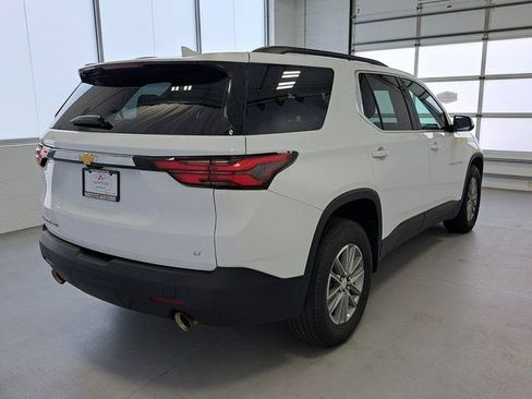 Used 2023 Chevrolet Traverse LT w/ Rear Camera Mirror Package AWD/4WD image 5