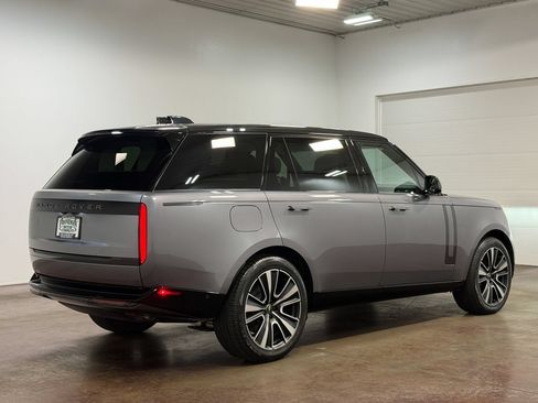 Used 2025 Land Rover Range Rover Long Wheelbase Autobiography AWD/4WD image 24