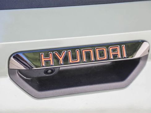 Used 2023 Hyundai Santa Cruz Limited image 11
