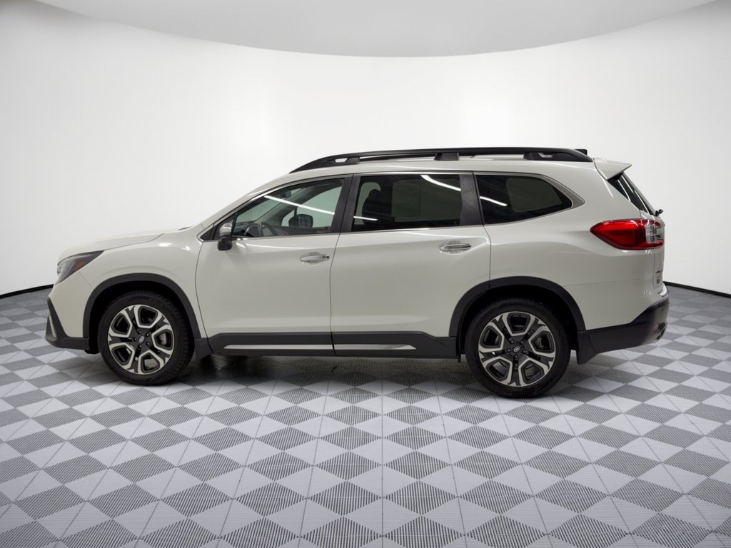Used 2023 Subaru Ascent Touring AWD/4WD image 2