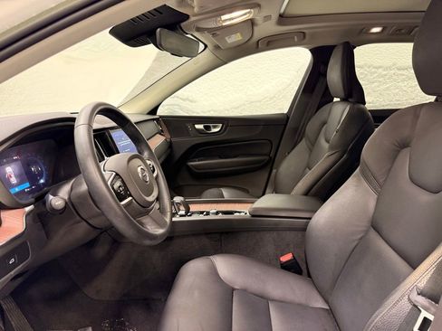 Used 2023 Volvo XC60 B5 Plus w/ Protection Package Premier image 12