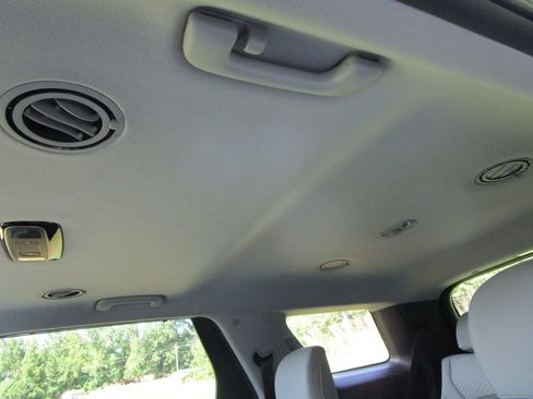 Used 2024 Hyundai Palisade SEL w/ Premium Package FWD image 25