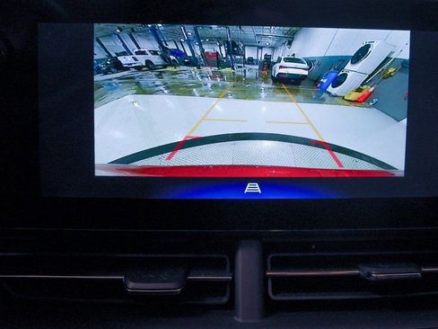 Used 2024 Chevrolet Trax ACTIV w/ Driver Confidence Package image 4